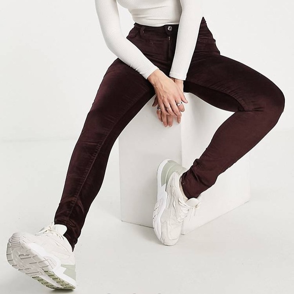 Levi's Denim - Levi’s 721 High Rise Skinny Jeans, size 29